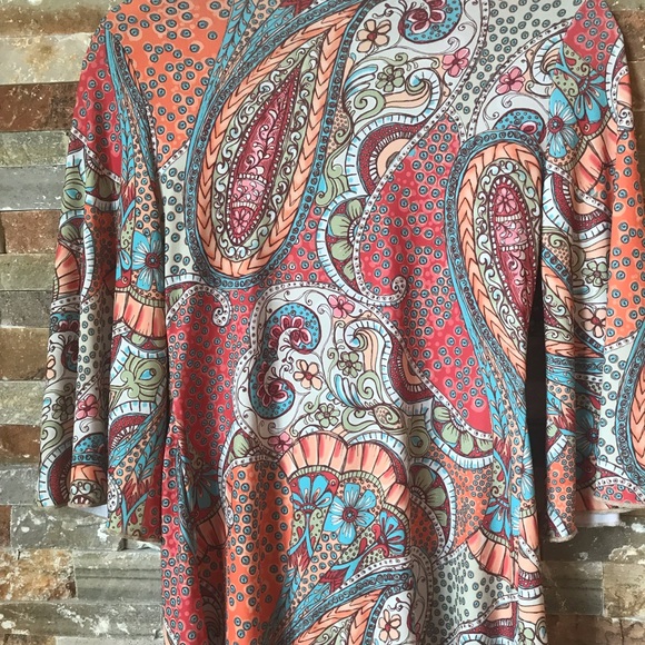 Beautiful Sexy low cut Blouse. - Picture 2 of 3